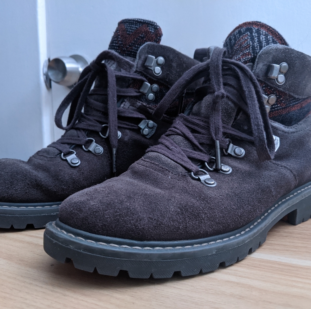 Toms Women's Boots -Size 9